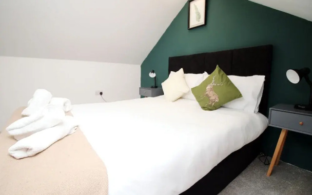 Skyline Immaculate 2-bed Apartment in Swansea
