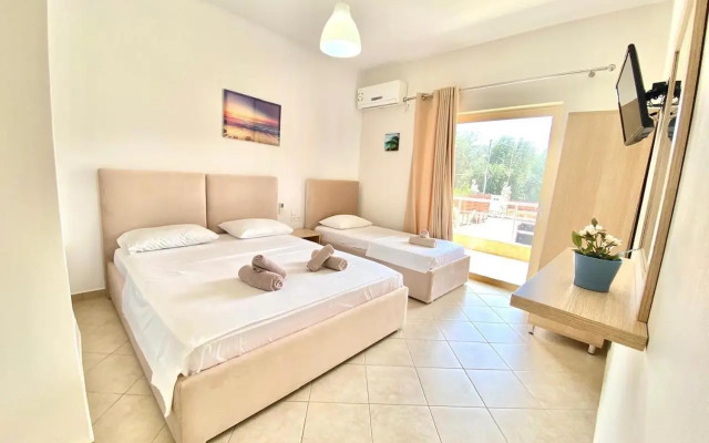 Foti Rooms