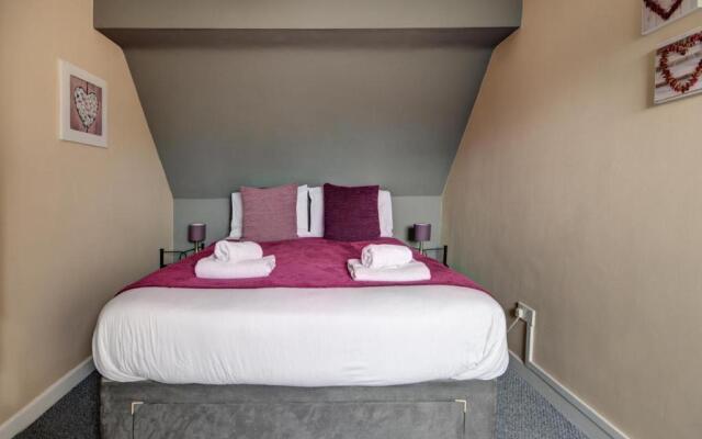 Walkers Court By Treetop Property