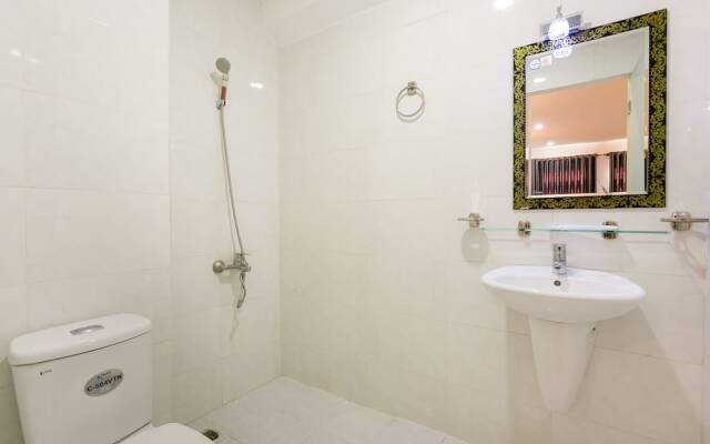 OYO 143 The K9 Central Hotel