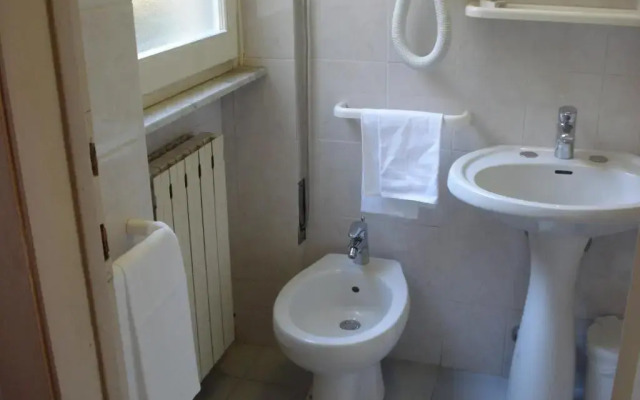Ely Hotel