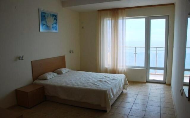 Coral Beach Apartment