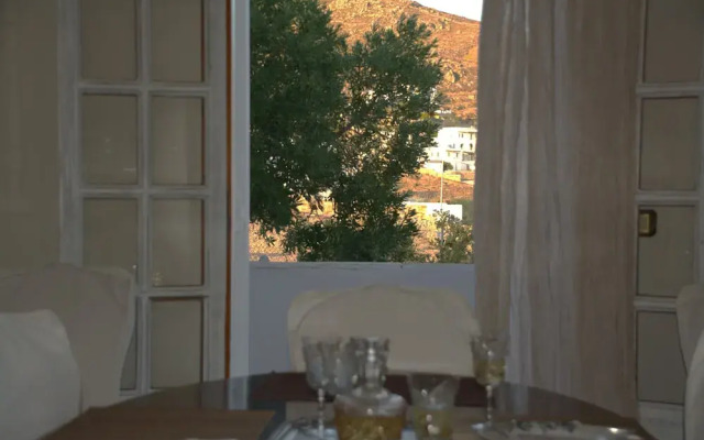 Zephyrus Sunset House
