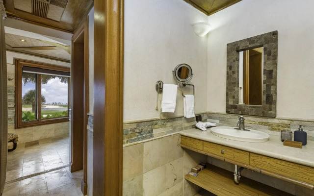 Ocean View Villa with Pool Chef Butler
