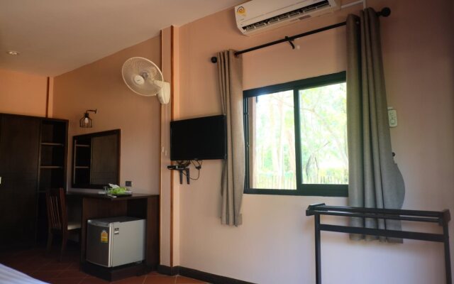 Hug Cafe Hostel