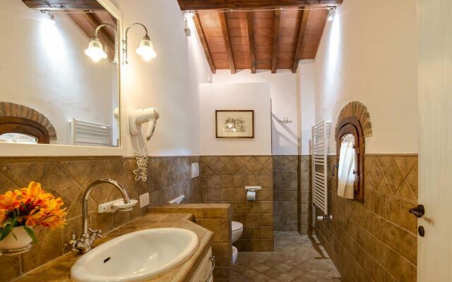 Lovely Villa With Pool in Splendid Panoramic Location-villa Roberta