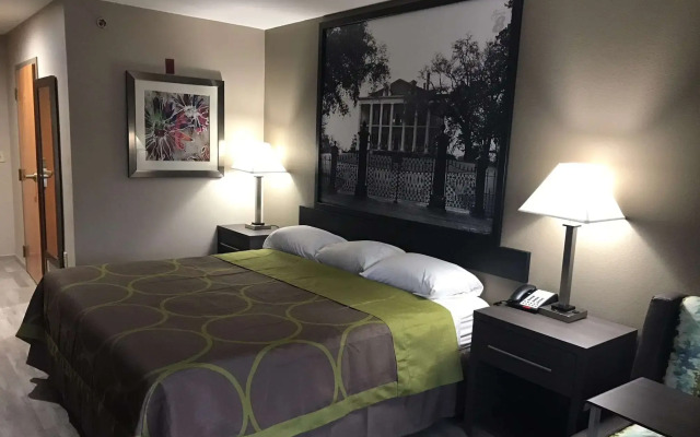 Super 8 by Wyndham Pascagoula