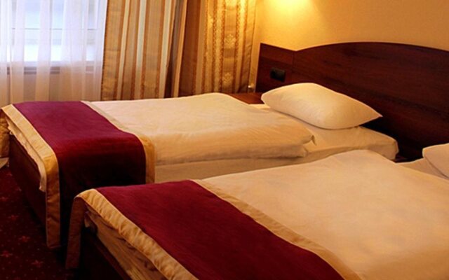 Eminence Hotel