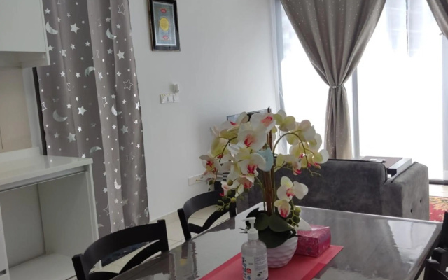 Homestay2 KL KLCC Ampang, entire Condo, Balcony, 5-10 min to Zoo, Keramat Setiawangsa Pandan Cheras, 2-7px, Pool anytime, 2free indoor parking, Cooking, Washer, Strong wifi, view Genting – Guest Rooms – Ampang