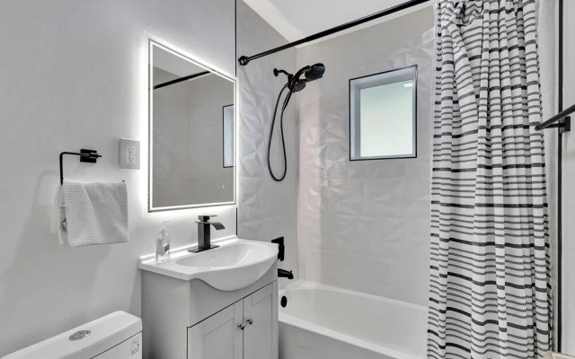 Sunshine Villa w/ Private Pool