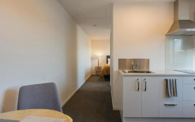 Entire Studio - Rodman 18 - newly furnished
