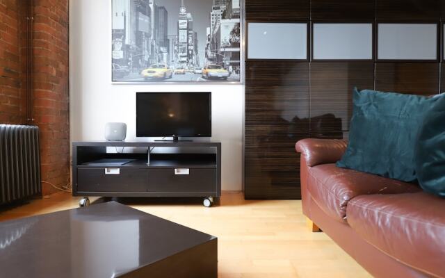 Quirky 1 Bedroom Warehouse Flat With Balcony