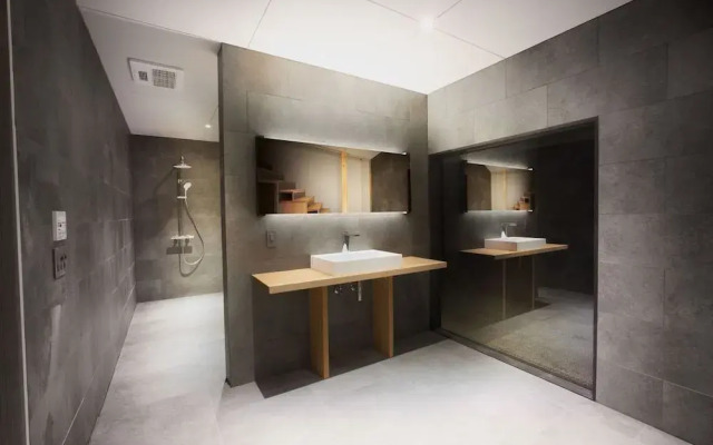 The Expedition Hotel Zenagi