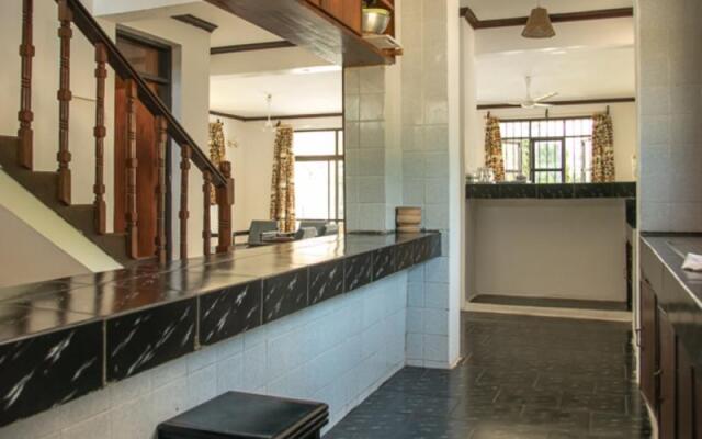 Bahari Dhow Beach Villas