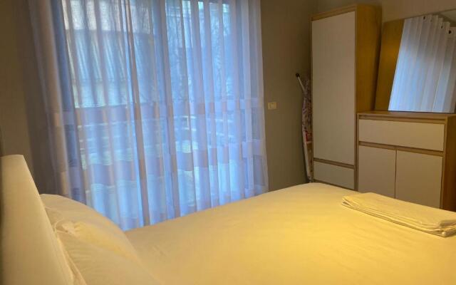 Cheerful 2-bedroom apartment in Golem