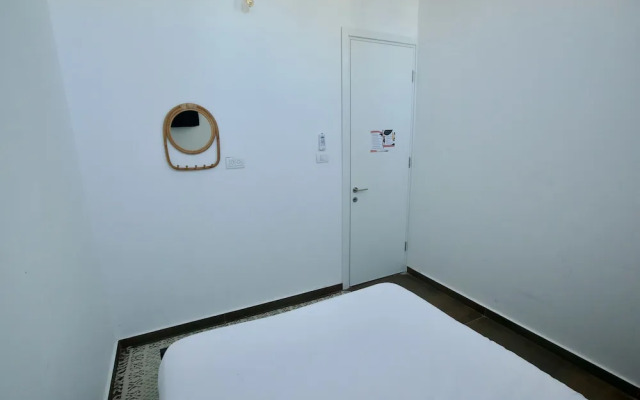 Jungle Jaffa Hostel Age 18 to 45