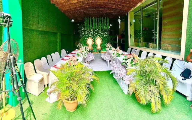 Oakspring Hotel & Luxury Suites