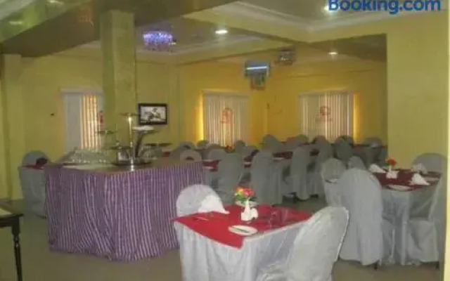 Ayalla Hotels Suites-abuja Royal Suite