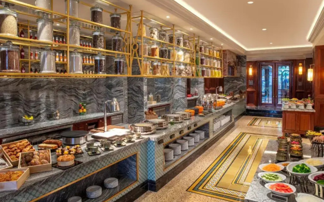 Silk Path Grand Hue Hotel