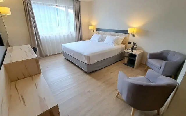 Hotel Diego de Almagro Castro
