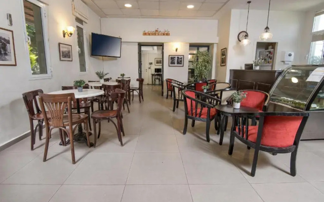 Degania Bet Kibbutz Country Lodging