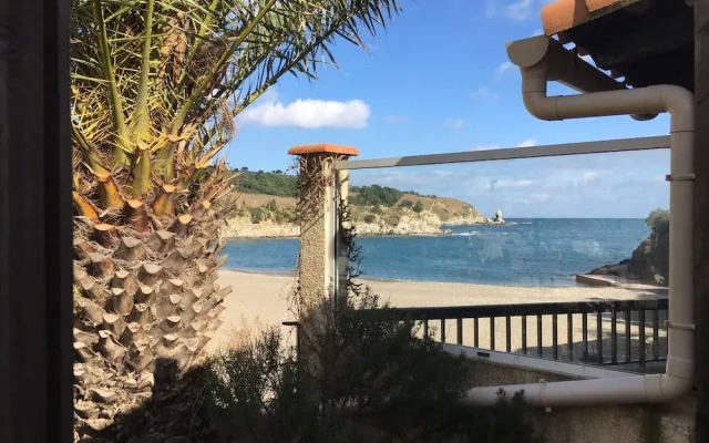 Les Pieds Dand L'Eau