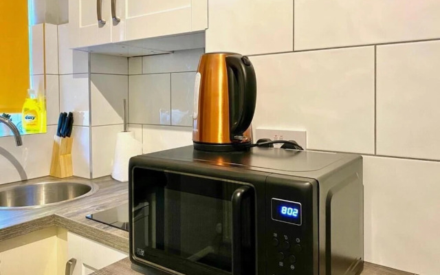 Limpenny Studio Apartment