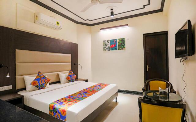 Itsy Hotels NV, Sushant Lok