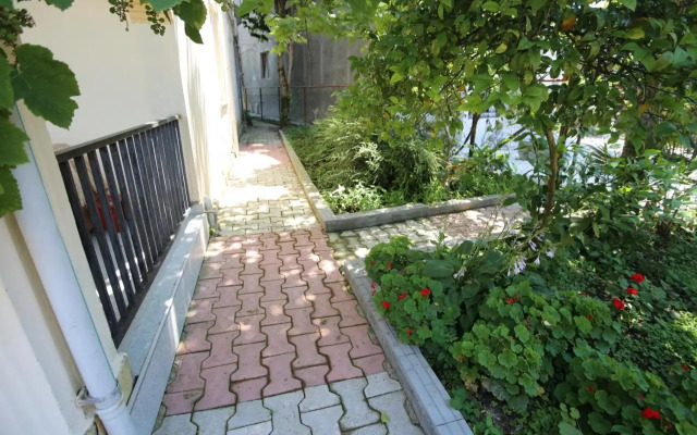 Talo's Guest House