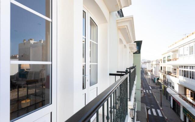 Rooms & Suites Balcony 3D