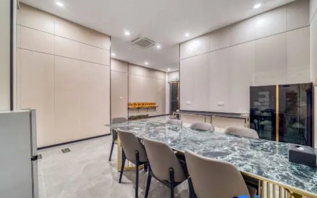 Taizhou Xinghe Business Hotel (Jiaojiang ocean world store)