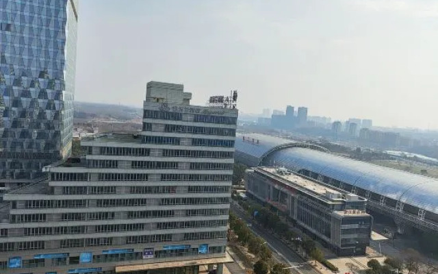 Magnotel (Zhenjiang South Railway Station Greenland Plaza Branch)