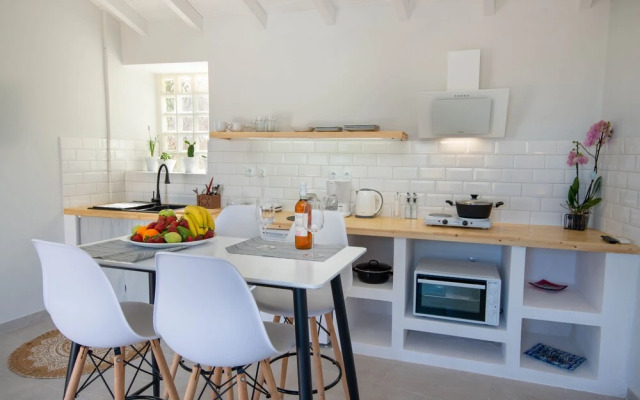 Paxos Couple House By Konnect