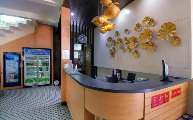 Rajata Hotel