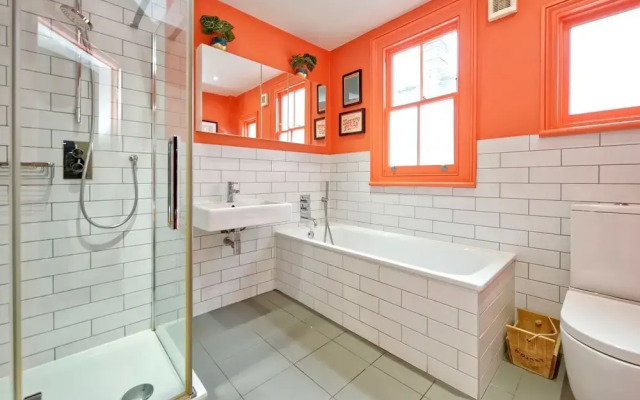 4 Bedroom House, Barnes