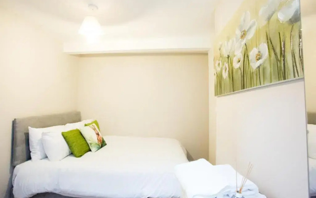 Bridge Street Apartment