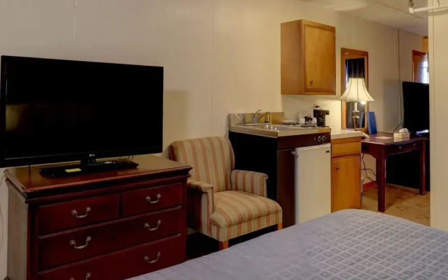 Waves Oceanfront Resort