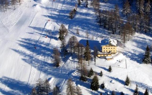 Skihütte Zams Tirol Österreich