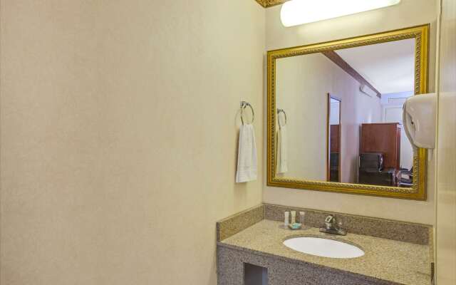Travelodge by Wyndham Parsippany