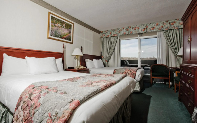 Travelodge by Wyndham Niagara Falls Fallsview