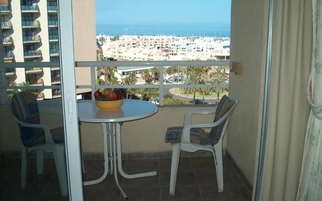 First Line, to the beach, 1 bed Apt , Sleeps