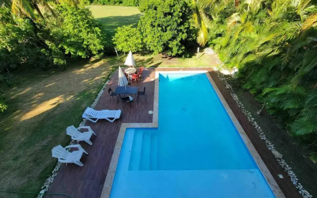 Spacious Trendy Villa At Metro Country Club