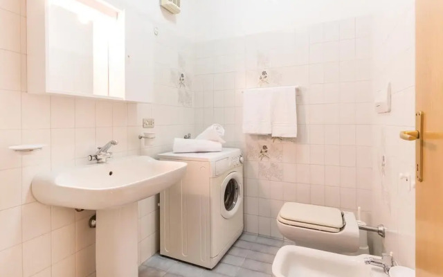 Amazing Apartment in Villa Rosa TE With 2 Bedrooms