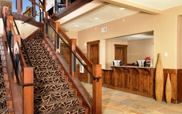 Crystal Peak Lodge