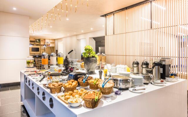 Holiday Inn Express & Suites Bogota Zona Financiera by IHG