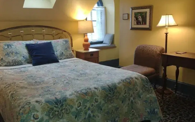 The Lafayette Inn