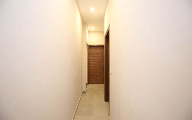 OYO 27743 Hotel Platina