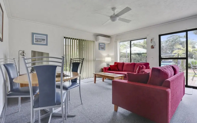 Ocean Drive Apartments