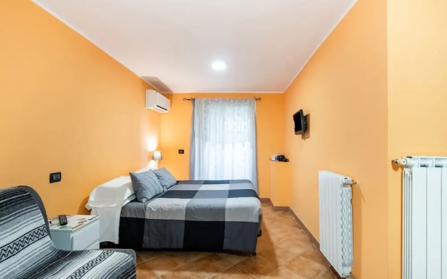 Villa in Monterotondo With Pool & Tiber Views