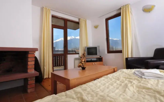 Four Leaf Clover Apartments